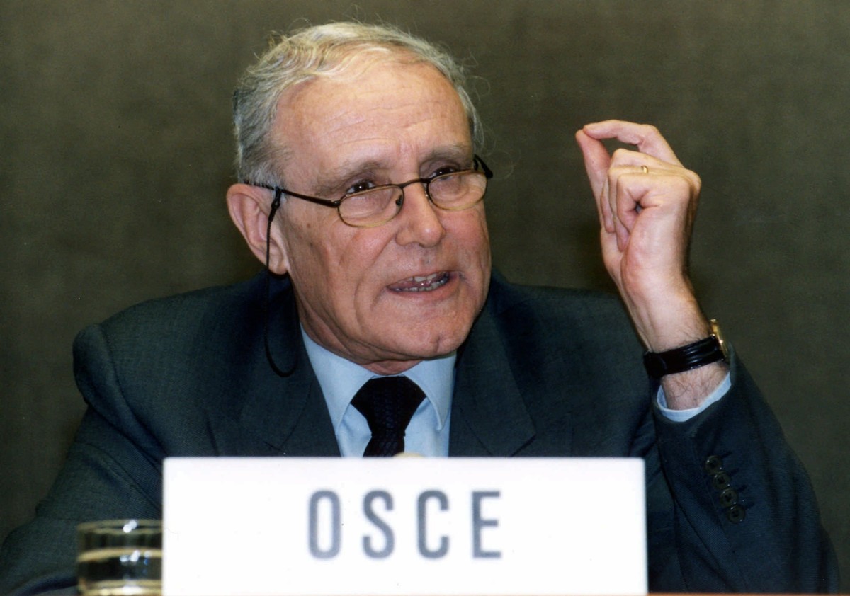 ZUM 75. GEBURTSTAG DES ALT-BUNDESRATES FLAVIO COTTI AM SAMSTAG, 18. OKTOBER 2014, STELLEN WIR IHNEN FOLGENDES BILDMATERIAL ZUR VERFUEGUNG - Bundesrat und Noch-OSZE-Vorsitzender Flavio Cotti hat am Mon ...