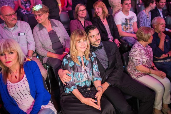 epa05292688 German actress Nastassja Kinski (C-L) and Belarussian dancer Ilia Russo (C-R) attend the RTL television program &#039;Let&#039;s Dance&#039;, the German version of the TV show &#039;Dancin ...