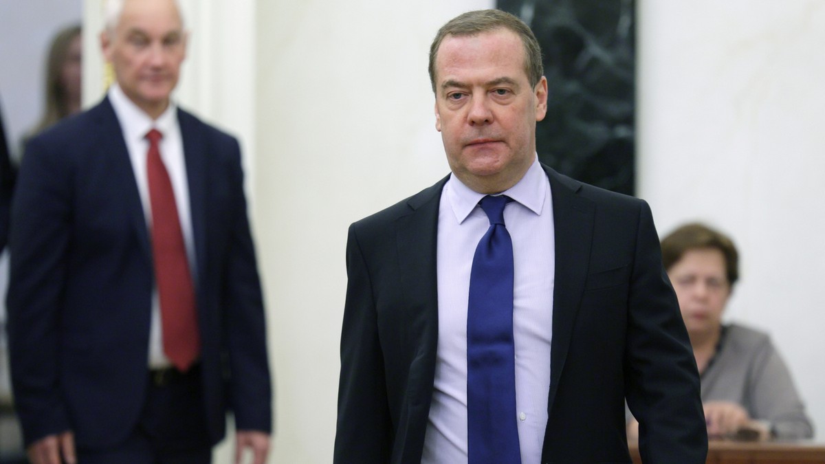 Powiernik Putina Miedwiediew grozi strefą buforową w Polsce