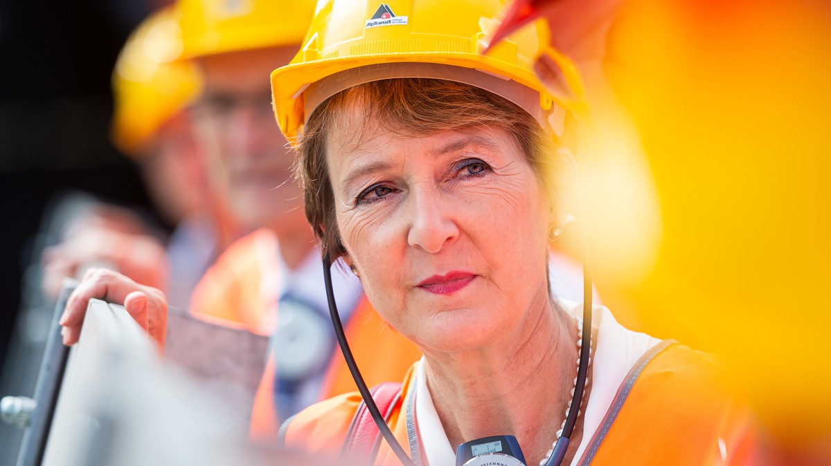 Bundesrätin Simonetta Sommaruga besucht den neuen Ceneri-Basistunnel, am Donnerstag, 29. August 2019 bei Camorino. Am 4. September 2020 soll der eröffnete Ceneri-Basistunnel die Flachbahn durch die Al ...