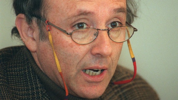 Heinz Bonfadelli, Institut fuer Publizistikwissenschaft und Medienforschung an der Uni Zuerich spricht am Freitag, 3. Maerz 2000 in Bern zum Thema &quot;Wie kuemmern sich die Medien um schweizerische  ...