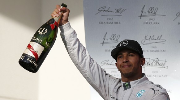 Kann Lewis Hamilton am Sonntag als Weltmeister mit Champagner um sich spritzen?