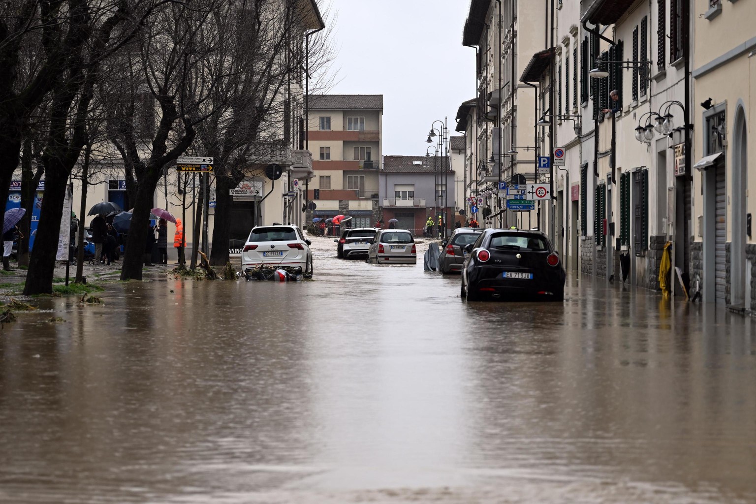 epa11963948 The River Rimaggio floods parts of the city of Sesto Fiorentino, near Florence, Italy, 14 March 2025. Several rivers in Tuscany and Emilia-Romagna regions were placed under alert levels fo ...