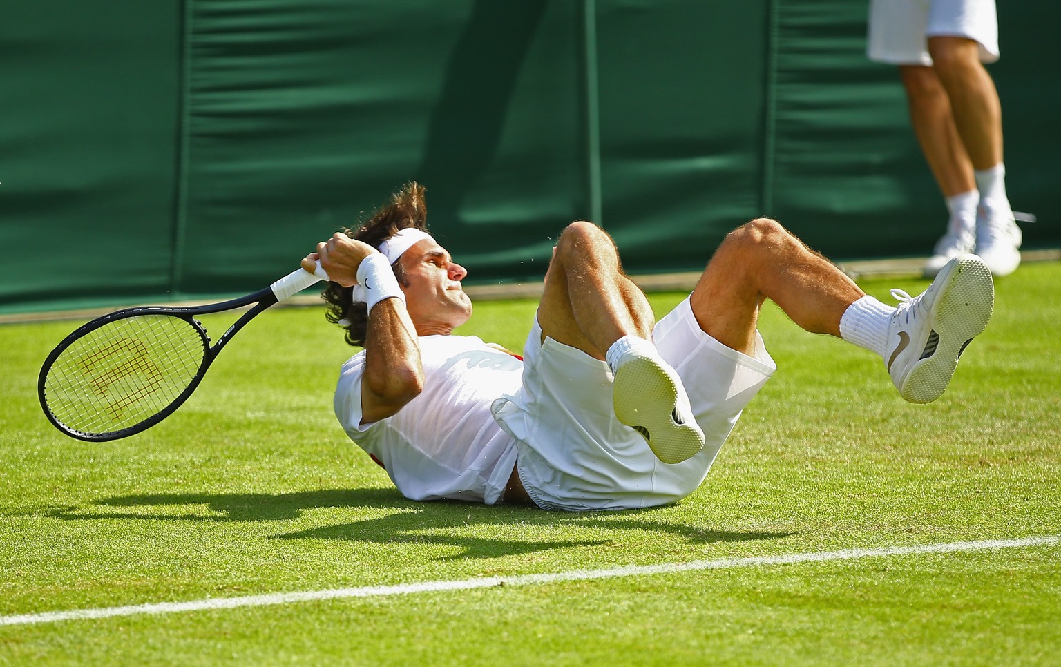 Hoffentlich kein Bild mit Symbolkraft: Roger Federer beim Training in Wimbledon.
