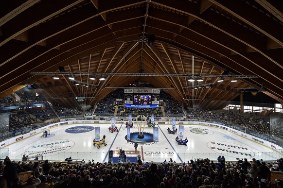 General view at the ice rink during the game between SwitzerlandÃ¢â¬â¢s Geneve Servette HC and RussiaÃ¢â¬â¢s HC Salavat Yulaev Ufa at the 88th Spengler Cup ice hockey tournament in Davos, Switzerl ...