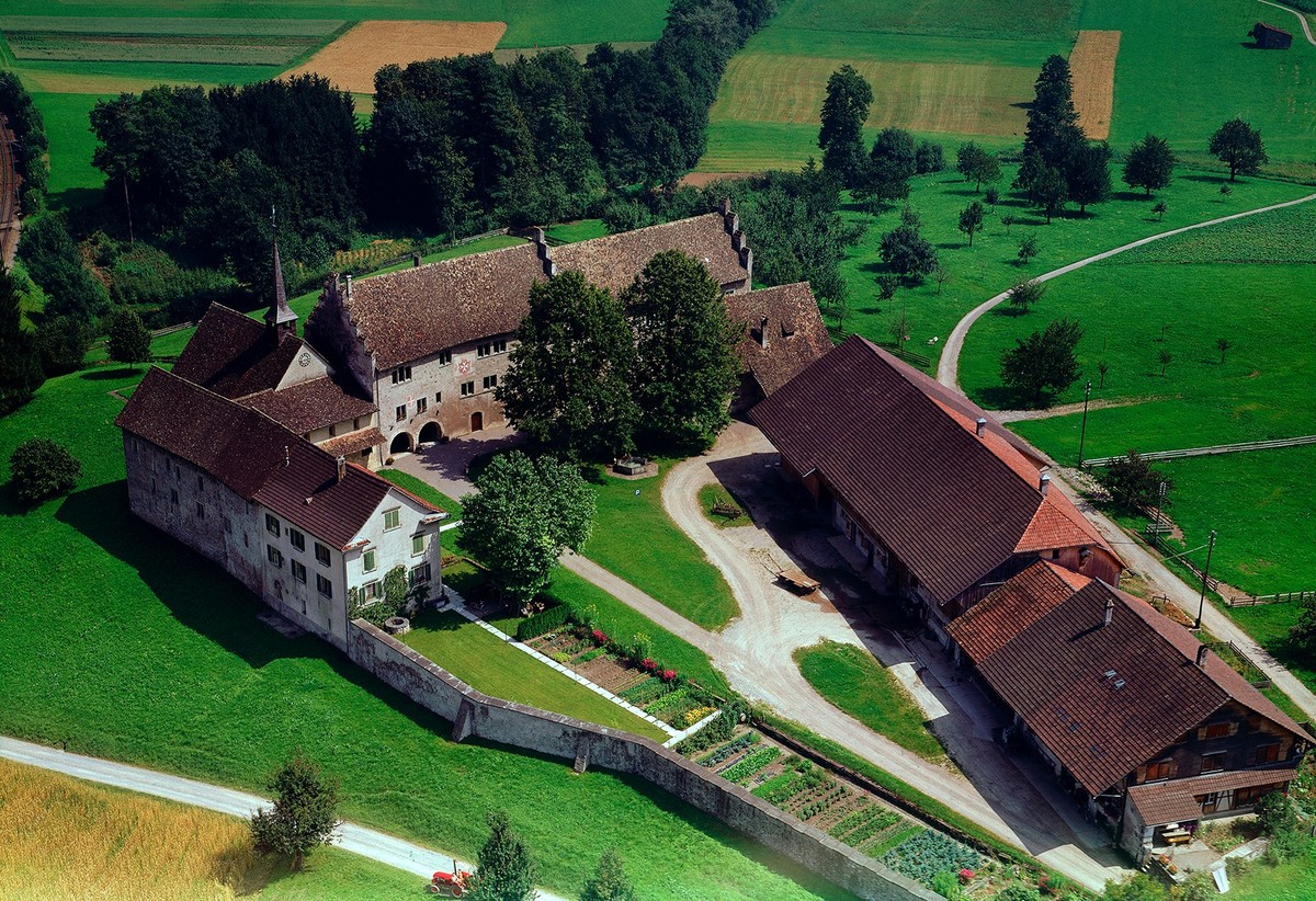 Das Ritterhaus in Bubikon um 1965.
http://doi.org/10.3932/ethz-a-000041300