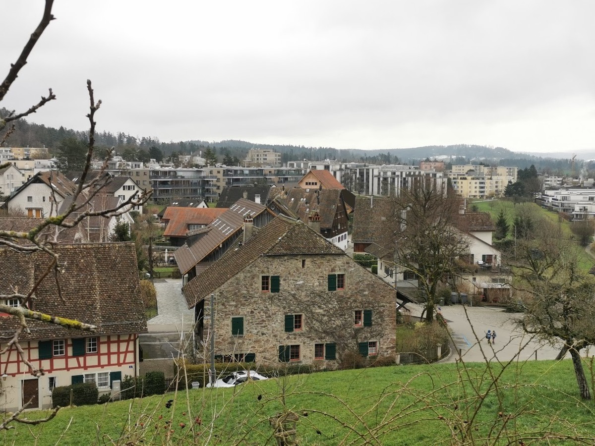 Burkhards Scheune mit den geplanten Panels eingefärbt – so wie das spätere Projekt einmal aussehen soll.
