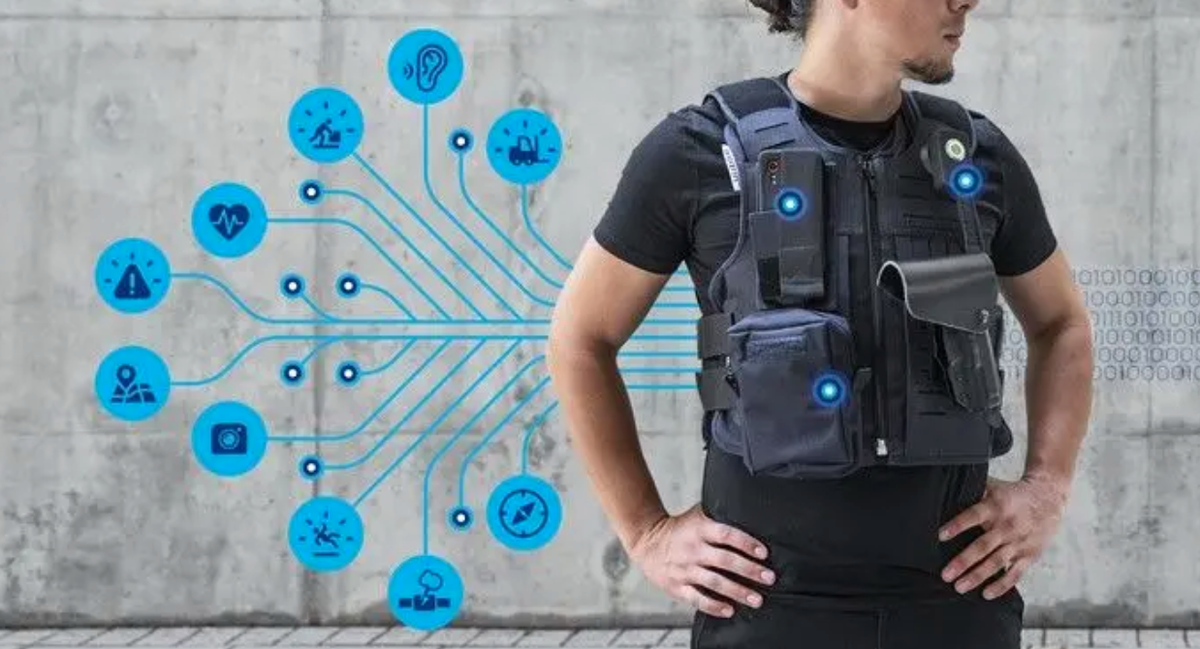La start-up Wearin' de Morges (VD) mise sur des capteurs et sur ce que l'on appelle l'Internet des objets, qui permet d'évaluer les données en temps réel et de déclencher des alarm ...