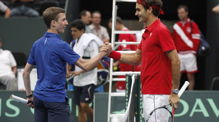 Tennis-Tipps holt sich Stan Wawrinka besser weiterhin von Roger Federer: Simon Ammann durfte 2011 ein paar Bälle mit dem Maestro schlagen.