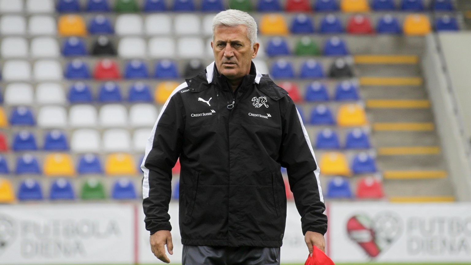 epa06179185 Swiss national soccer team head coach Vladimir Petkovic leads his team&#039;s training session at Skonto stadium in Riga, Latvia, 02 September 2017. Switzerland will face Lativa in the FIF ...