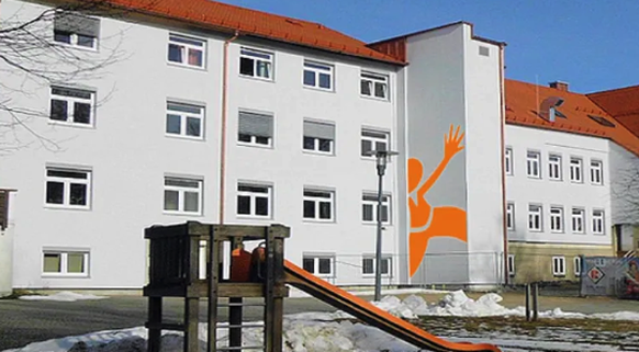 Das Kinder- und Jugendhilfezentrum St. Josef in Wunsiedel (Archivbild): Rund 90 Kinder werden dort betreut.