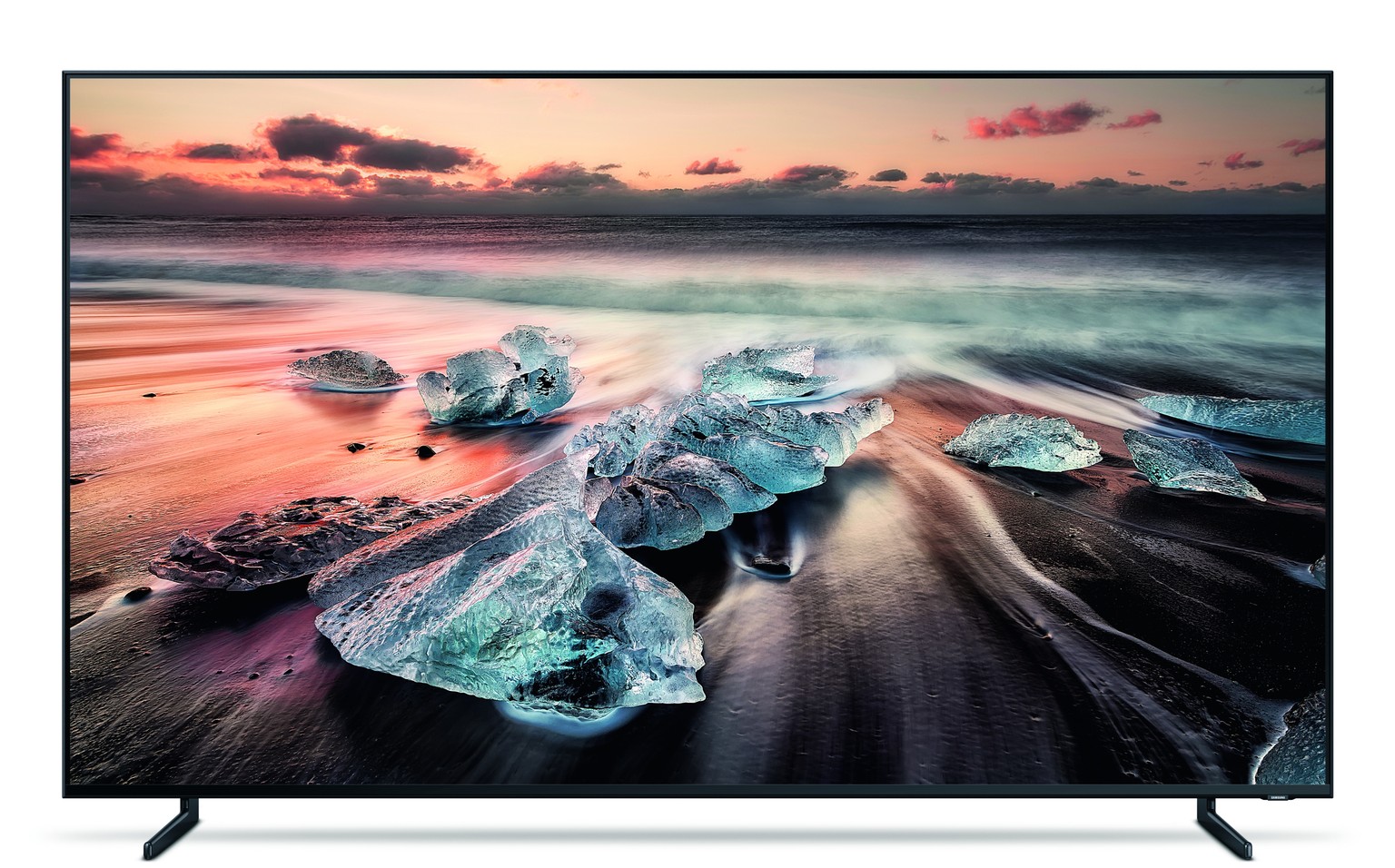 Gross, scharf und teuer: Samsungs erster 8K-Fernseher kommt ab Mitte Oktober in den Handel.