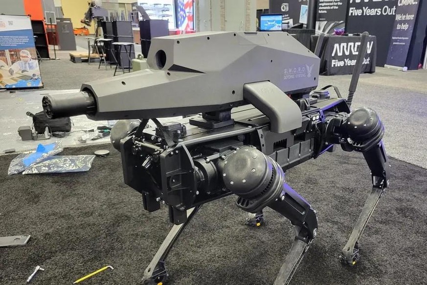 Robot Dog with gun, Roboterhund mit Waffe