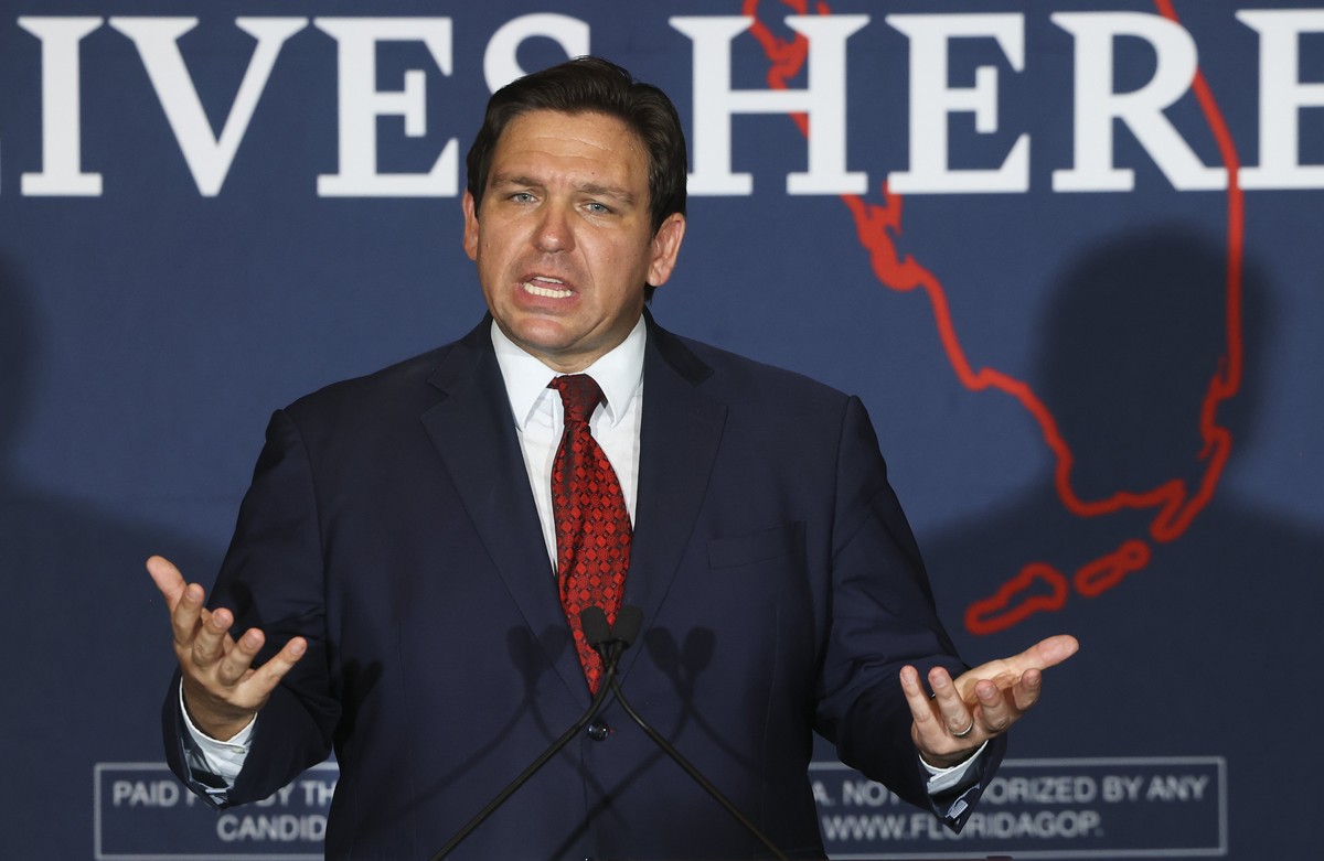 FILE - Florida Gov. Ron DeSantis speaks to a crowd of supporters during the Keep Florida Free Tour on Wednesday, Aug. 24, 2022, in Tampa, Fla. DeSantis on Wednesday, Sept. 14 flew two planes of immigr ...