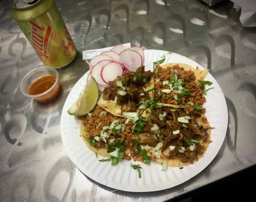 street tacos al pastor food trucjk essen food street food mexiko USA kalifornien fullerton anaheim https://www.facebook.com/photo.php?fbid=10157224062848235&amp;set=a.10150335124743235&amp;type=3&amp; ...