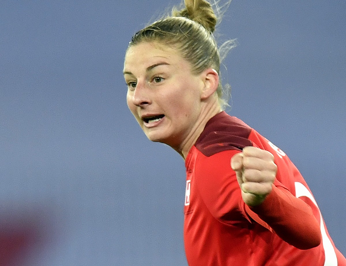 Swiss Julia Stierli plays the ball during the FIFA Women's World Cup 2023 qualifying round group G soccer match between Switzerland and Romania at the Stadion Letzigrund in Zurich, Switzerland, o ...