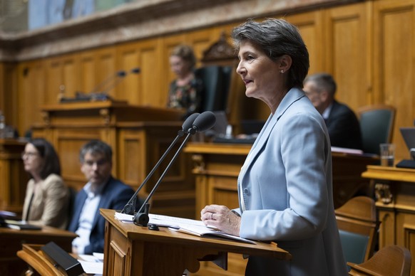 Bundesraetin Simonetta Sommaruga spricht waehrend der Debatte um den indirekten Gegenentwurf zur Gletscher-Initiative, waehrend der Herbstsession der Eidgenoessischen Raete, am Montag, 26. September 2 ...