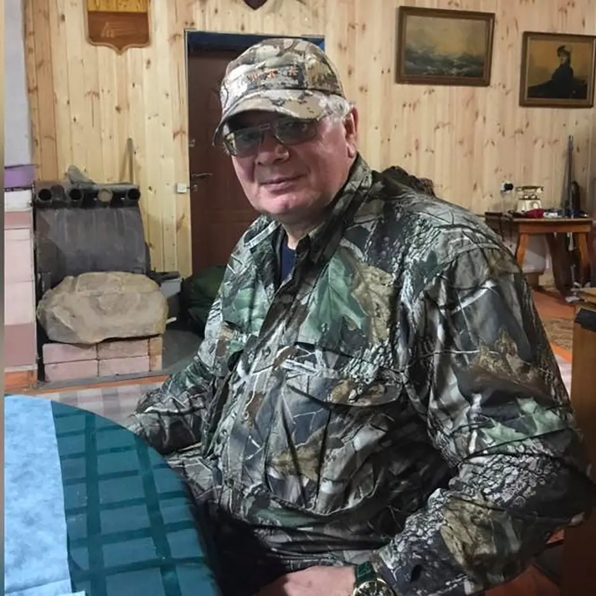 Vladimir Makarov, un général de division russe, se serait mystérieusement suicidé après avoir perdu son emploi en janvier.