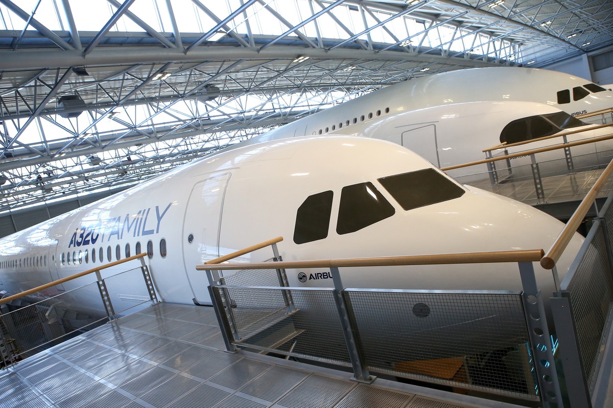 epa12556572 ?(FILE) An Airbus A320 Family aircraft is displayed at the mock-up centre of the Airbus aircraft manufacturer, in Blagnac, near Toulouse, southern France, 20 March 2019 (reissued 29 Novemb ...