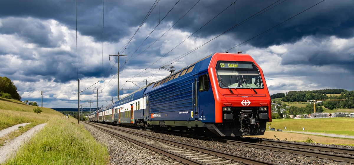 S-Bahn S9 to Uster Eglisau, Switzerland, 16th May 2026: An SBB Re 450 is operating as the Zurich S-Bahn S9 from Eglisau to Uster. The passenger train originated in Schaffhausen. *** S Bahn S9 to Uster ...