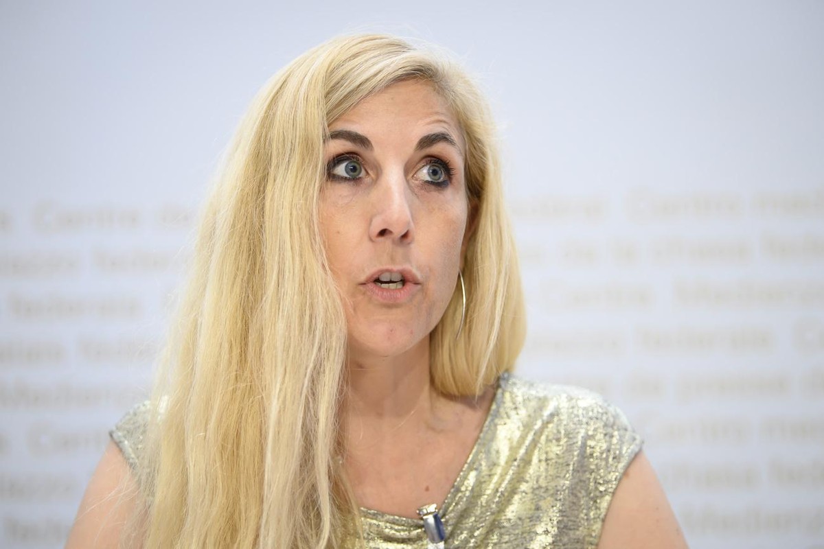 Chloe Frammery, Mathematiklehrerin, Genf, spricht waehrend einer Medienkonferenz ueber das referendum STOP SwissCovid ! von Referendumgskomitee gegen die Covid19-App der Schweiz , am Dienstag, 21. Jul ...