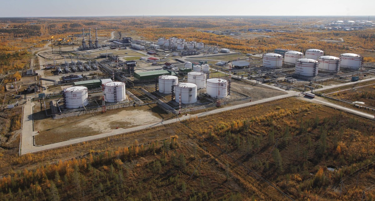 Des réservoirs de stockage de pétrole, près de la ville d'Usinsk, à 1500 km au nord-est de Moscou.