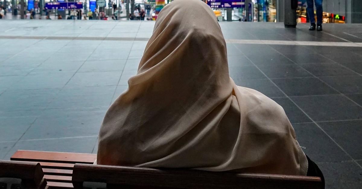 Wie-eine-Bernerin-in-einem-somalischen-Umerziehungslager-landete-und-wie-sie-frei-kam