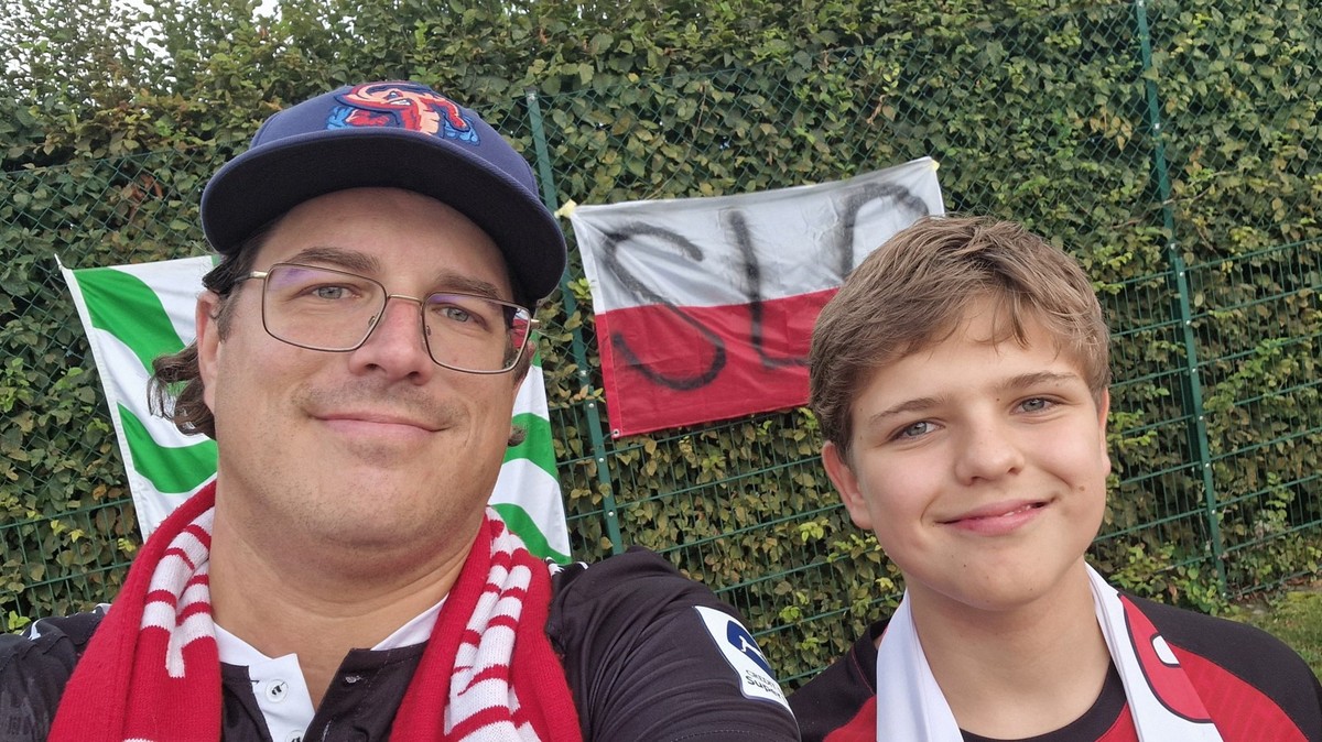 Alexander Schaer et son fils Robert font partie des plus fervents supporters du club lausannois de Challenge League.