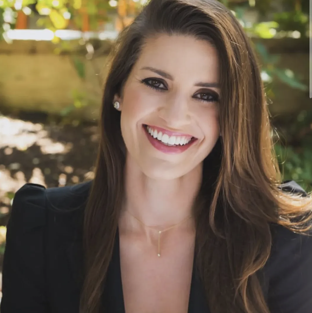 Meredith Maines possède un bureau dans la demeure à 16 millions de dollars des Sussex, d'où ils gèrent leurs affaires, plutôt que d'utiliser un bureau séparé.