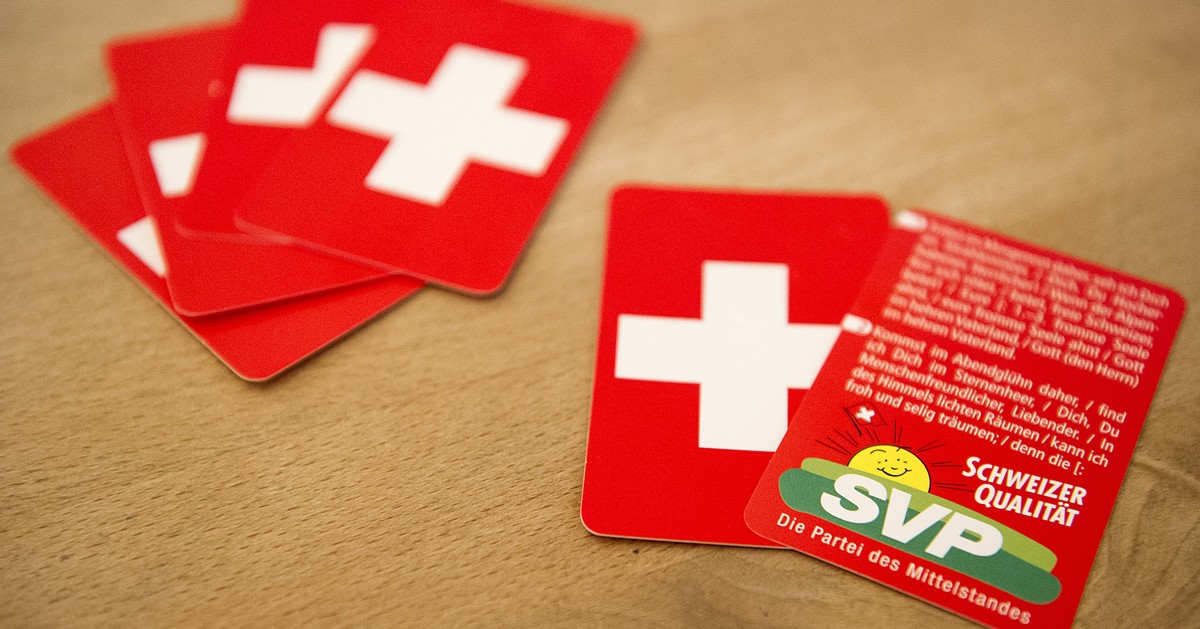 THEMENBILD ZUM WAHLBAROMETER DER SRG VOM MAI 2015 --- Werbematerial der SVP, anlaesslich der Nominationsversammlung der SVP Nidwalden, am Freitag, 27. Maerz 2015, in Hergiswil. Nationalrat Peter Kelle ...