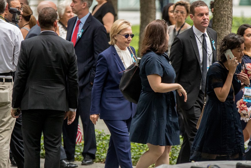 Hillary Clinton bricht Auftritt bei 9/11-Feier wegen Kreislaufproblemen ab