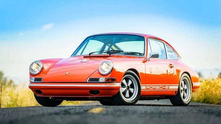 3.2L 1968 Porsche SWB Hot Rod

Sold for USD $165,000 on 10/10/18
https://bringatrailer.com/listing/1968-porsche-911-9/