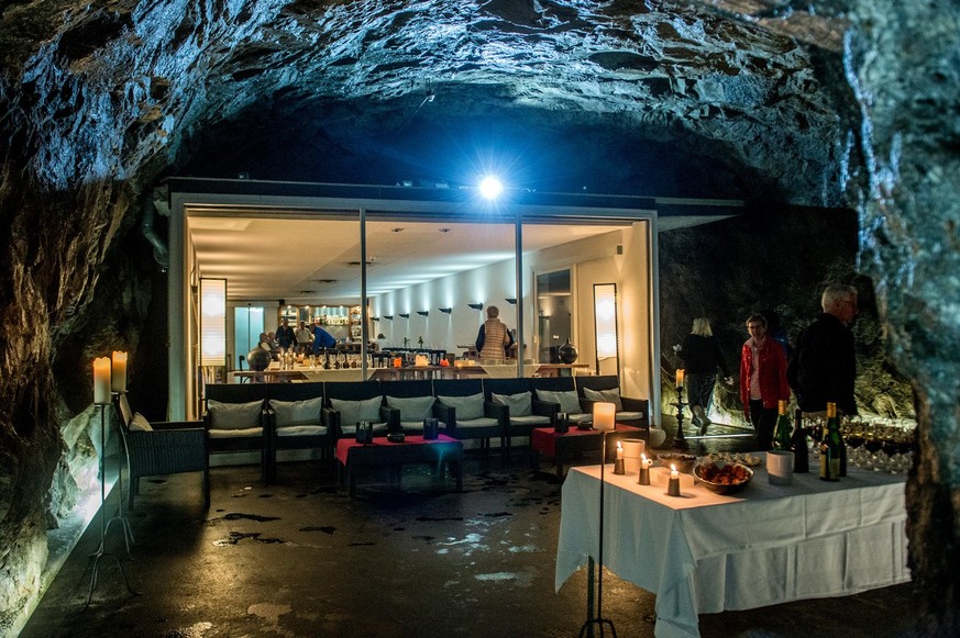 Das Hotel &quot;La Claustra&quot; im Innern der Festung San Carlo, aufgenommen anlaesslich der Einweihung des Bunker-Weges der Sasso da Pigna-Festung am St. Gotthardpass, am Samstag, 27. Juni 2015, in ...