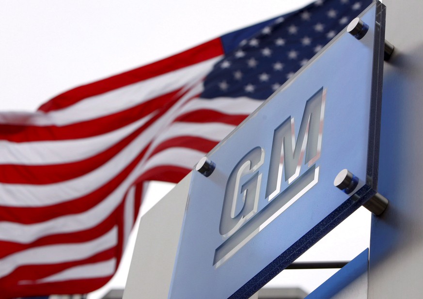 epa06108459 (FILE) - Flags flying outside the General Motors (GM) World Headquarters in the Renaissance Center in Detroit, Michigan, USA, 19 November 2008. General Motors Co. (GM) on 27 July 2017 rele ...