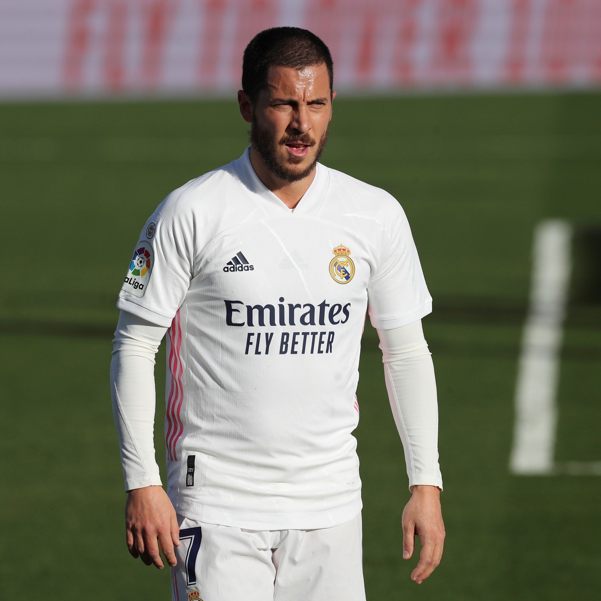 epa08975443 Real Madrid's striker Eden Hazard in action during the Spanish LaLiga soccer match between Real Madrid and Levante UD held at Alfredo Di Stefano stadium, in Madrid, central Spain, 30  ...