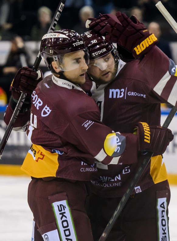 Joie des joueurs genevois apres le deuxieme but marque par l&#039;attaquant genevois Teemu Hartikainen, centre, lors du premier match de la finale des play-off du Championnat de Suisse de hockey sur g ...