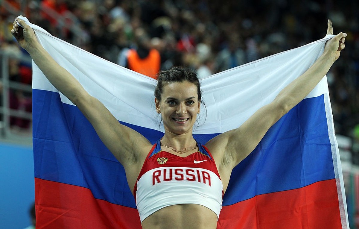 Saluée pour ses compétences sportives, Yelena Isinbayeva est connue en Russie pour son soutien sans bornes au président Poutine.