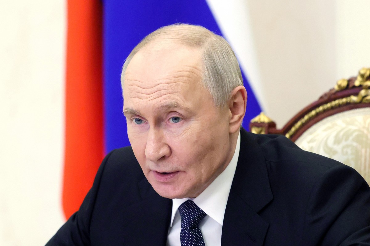epa12971422 Russian President Vladimir Putin chairs a meeting with members of the Security Council, via videoconference in Moscow, Russia, 18 May 2026. EPA/MIKHAIL METZEL/SPUTNIK/KREMLIN POOL MANDATOR ...