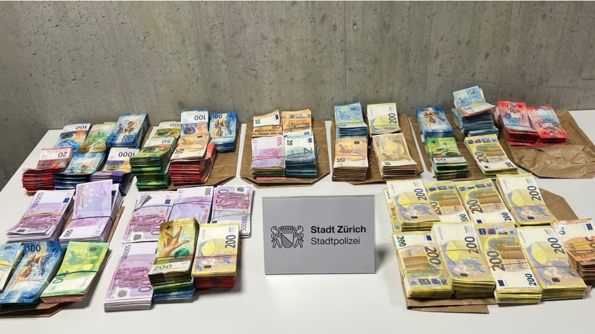 Telefonbetrug-in-Z-rich-Syrer-hortete-eine-Million-Bargeld-im-Schlafzimmer