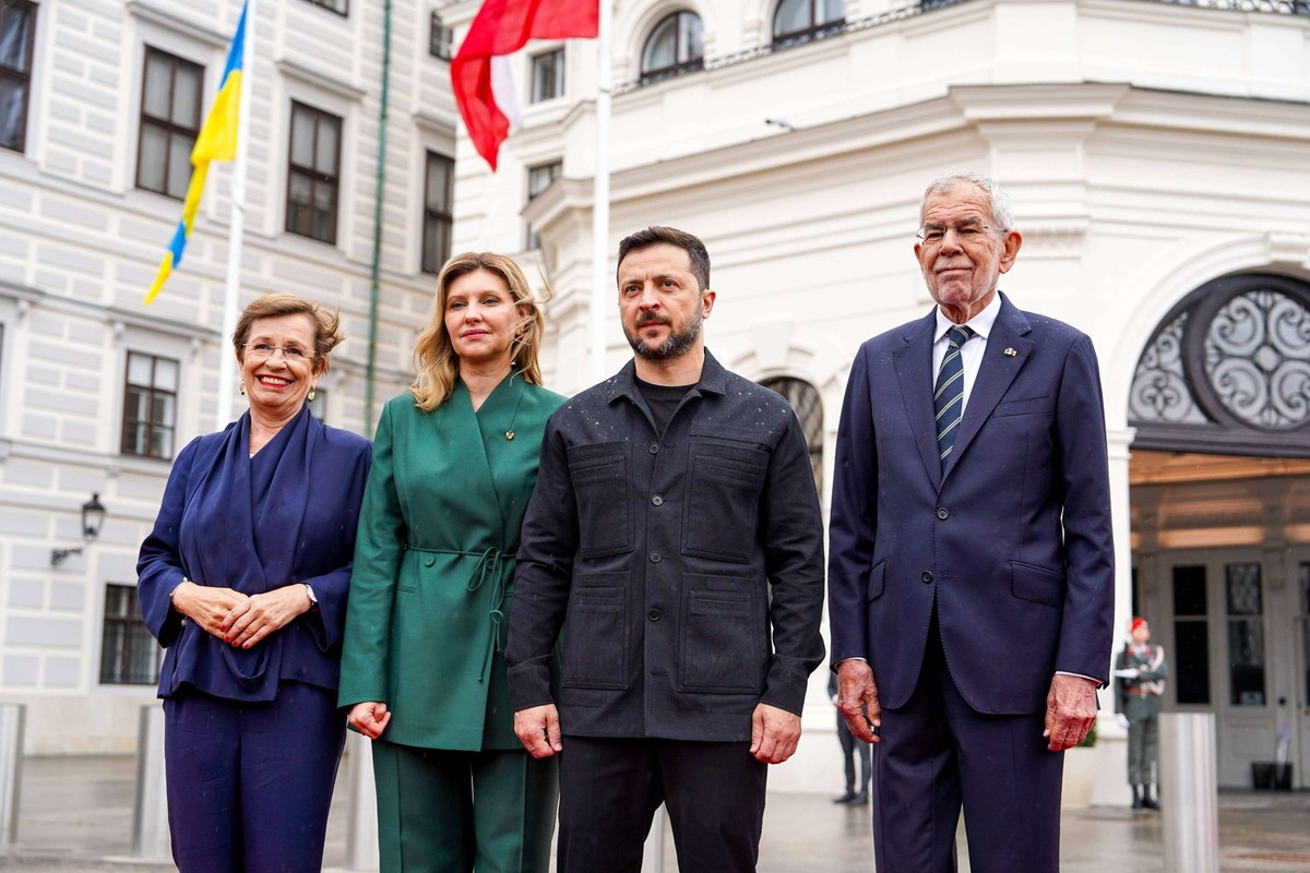 Le président ukrainien Volodymyr Zelensky et son épouse Olena Zelenska, ici accueillis par le président fédéral de l'Autriche Alexander Van der Bellen, en juin 2025.