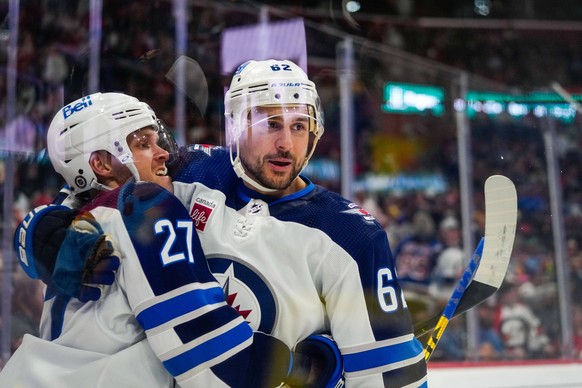 NHL, Eishockey Herren, USA Winnipeg Jets at Florida Panthers Mar 11, 2023 Sunrise, Florida, USA Winnipeg Jets left wing Nikolaj Ehlers 27 and right wing Nino Niederreiter 62 celebrates after scoring a ...