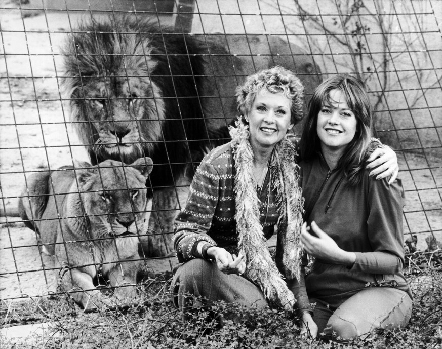 Tippi Hedren und Melanie Griffith nach den Dreharbeiten auf Shambala.