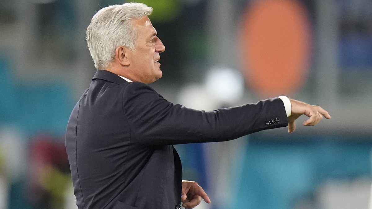 epa09277957 Switzerland's head coach Vladimir Petkovic reacts during the UEFA EURO 2020 group A preliminary round soccer match between Italy and Switzerland in Rome, Italy, 16 June 2021. EPA/Ales ...