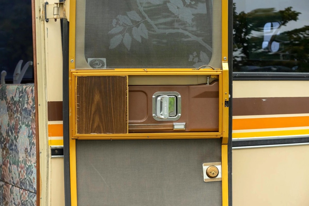 1976 GMC Motorhome Edgemonte 
https://bringatrailer.com/listing/1976-gmc-edgemonte/