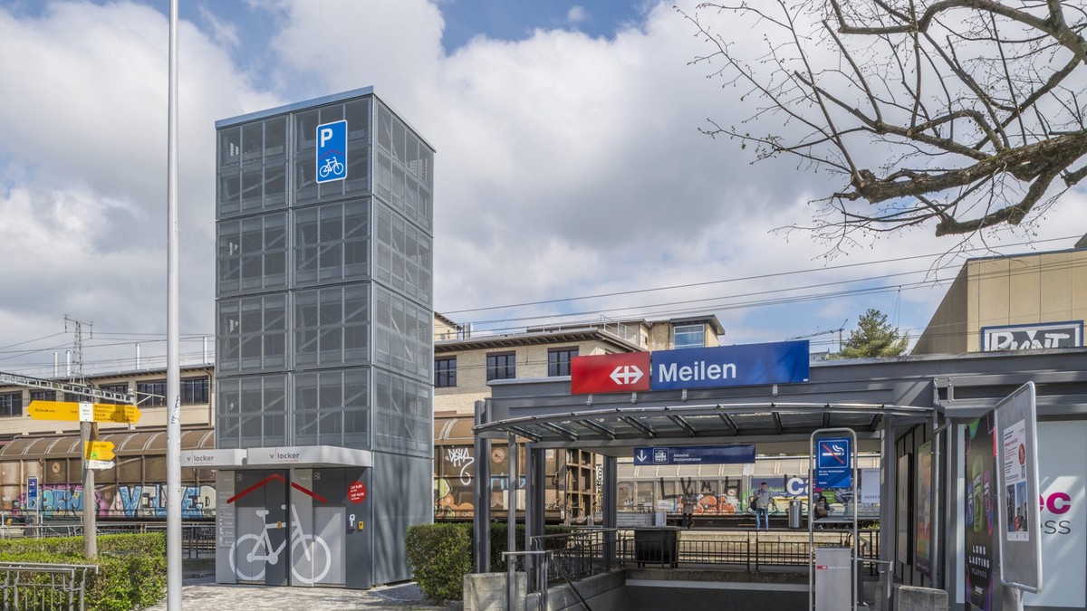 Seit-mehr-als-einem-Jahr-steht-in-Meilen-dieser-Veloturm-doch-fast-niemand-nutzt-ihn