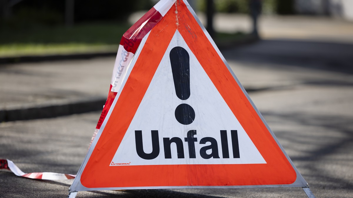 Motorradfahrer-stirbt-in-der-Waadt-bei-Kollision-mit-Lastwagen