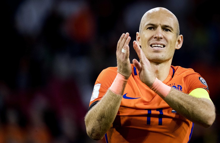 epa06257819 Dutch national soccer player Arjen Robben reacts after the FIFA World Cup 2018 qualifying Group A soccer match between Netherlands and Sweden, in Amsterdam, The Netherlands, 10 October 201 ...