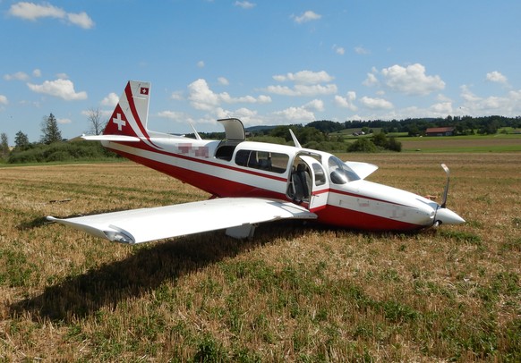 Kleinflugzeug muss bei Lommis TG notlanden