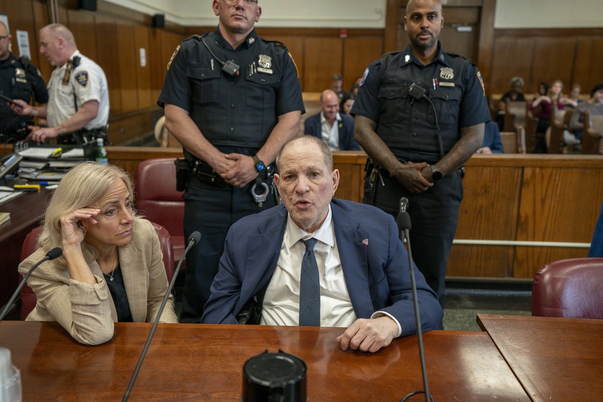epa12170060 Former film producer Harvey Weinstein appears in the courtroom as a jury continues to deliberate the evidence in the case against him, in which he is facing two counts of criminal sexual a ...