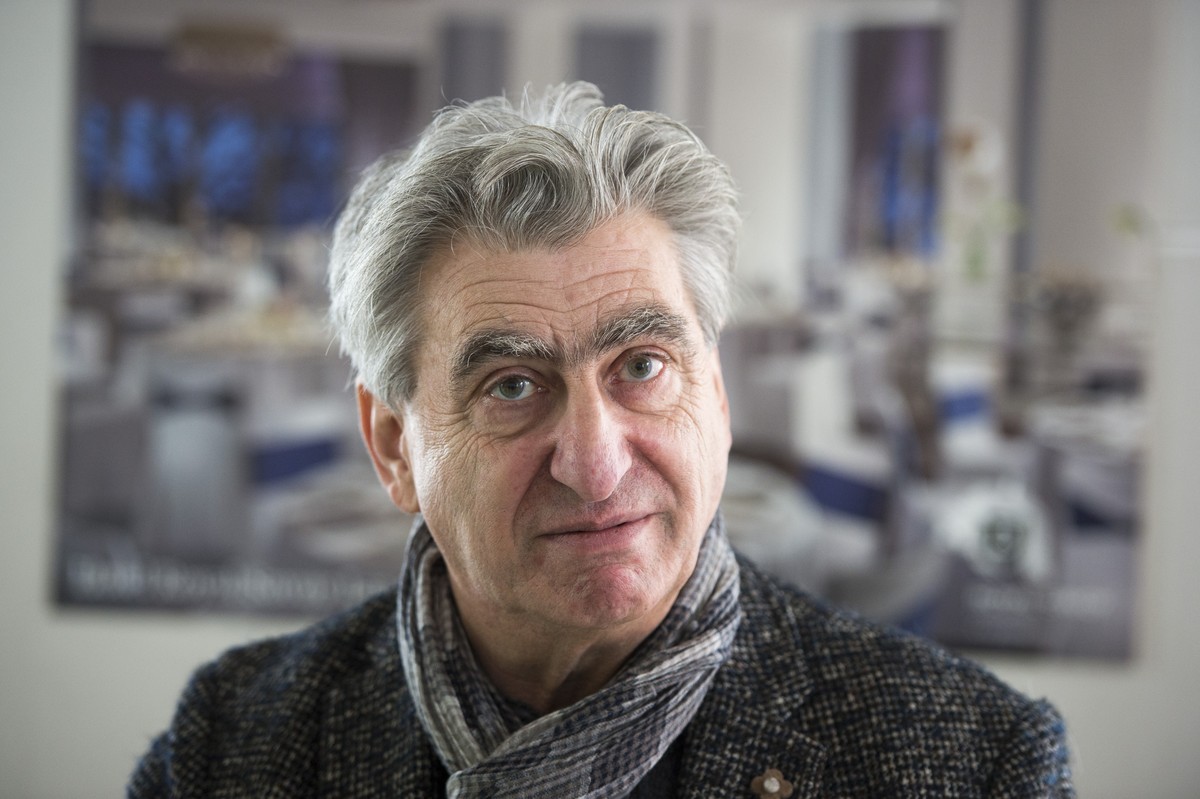 Heute informiert Nick Hayek über den Geschäftsgang des Konzerns.